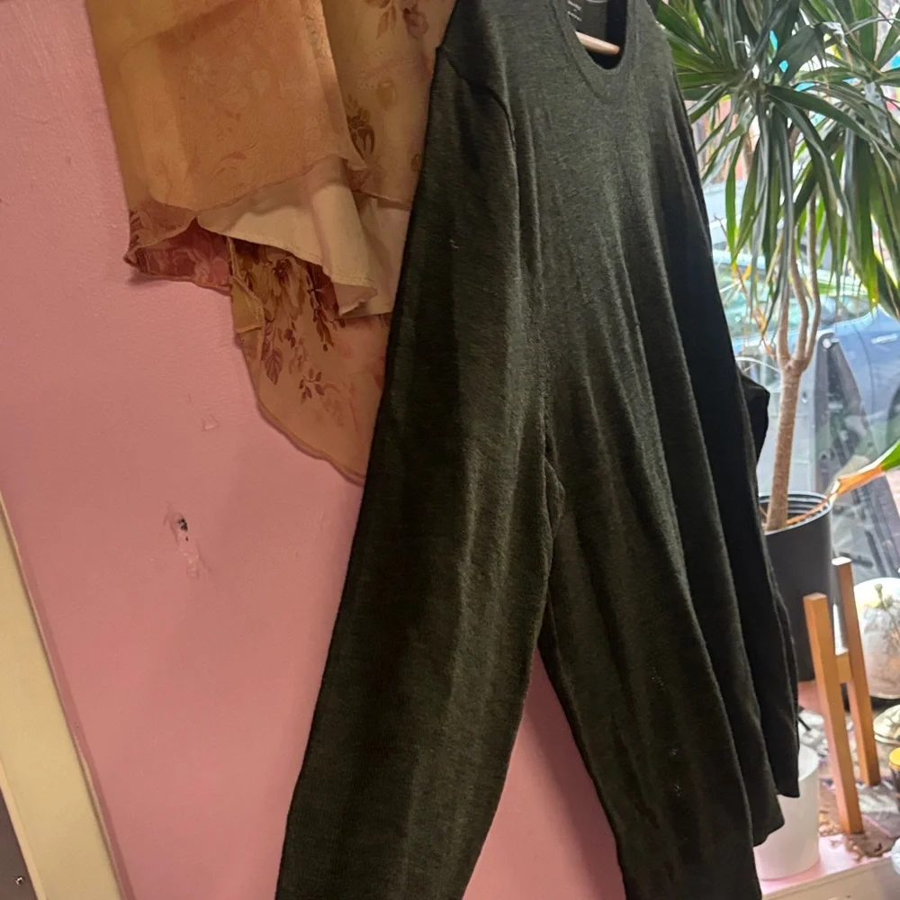 Banana Republic Dark Green Merino Wool Knit - Picture 4 of 4